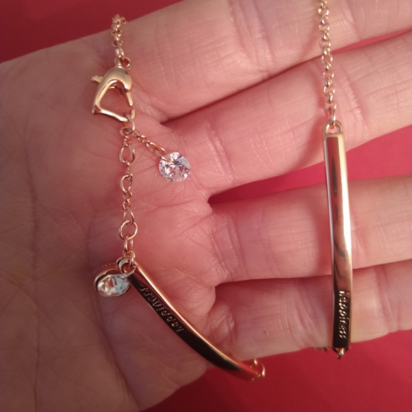 NEW Minimalist Rose Gold Bar Bracelet - Picture 6 of 10